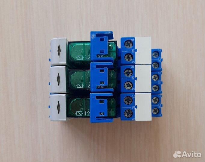 Реле finder бистабильное (импульсное)