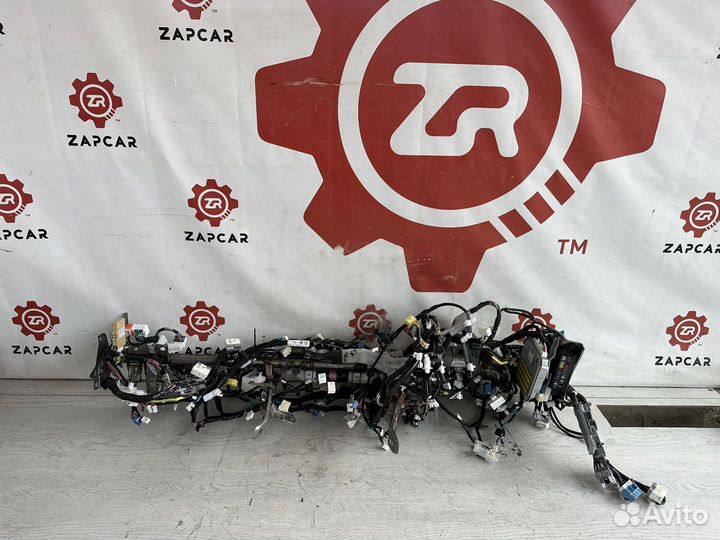 Lexus LX570 Подторпедная труба