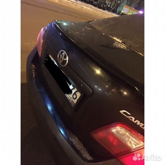 Лип спойлер Toyota Camry 40