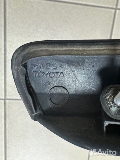 Накладка крышки багажника Тойота Камри