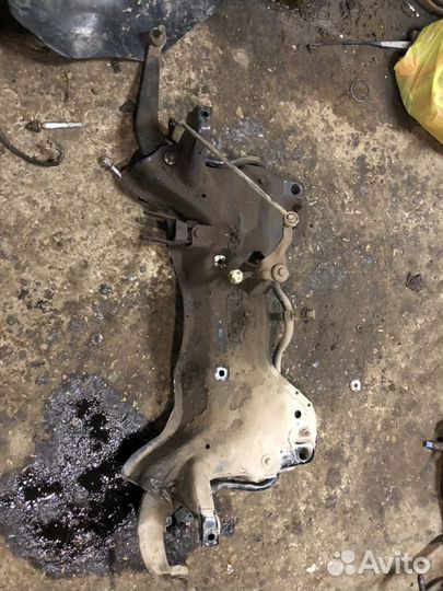 Подрамник Peugeot 206