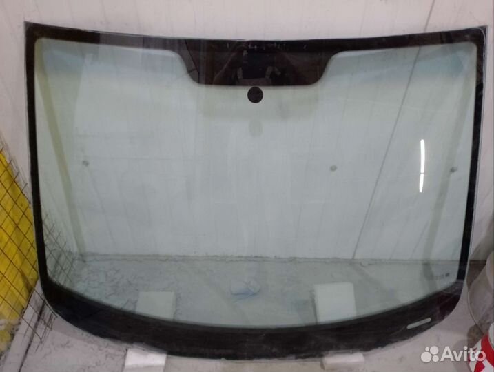 Стекло лобовое Volkswagen Golf Plus