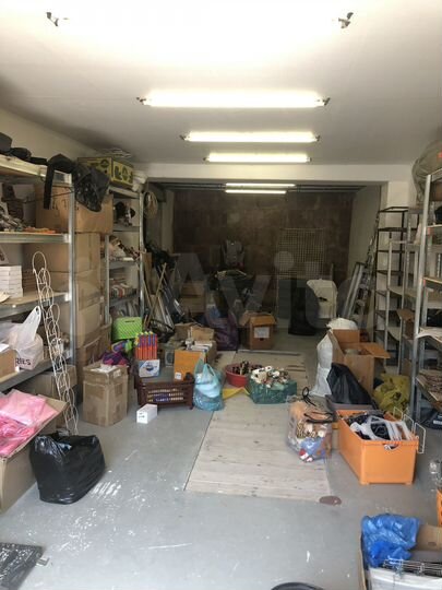 Гараж, > 30 м²