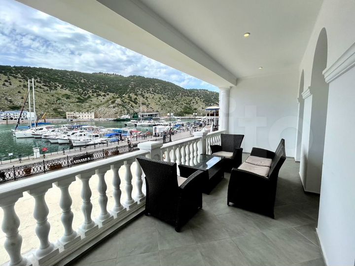 3-к. квартира, 145 м², 2/3 эт.