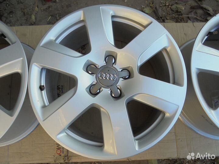 Оригинальные кованые диски Audi 8JR17 et39 5x112