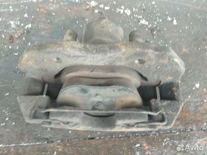 Суппорт передний левый На Форд Транзит Конект 05