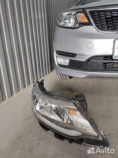 Фара правая Kia rio 3 рестайлинг