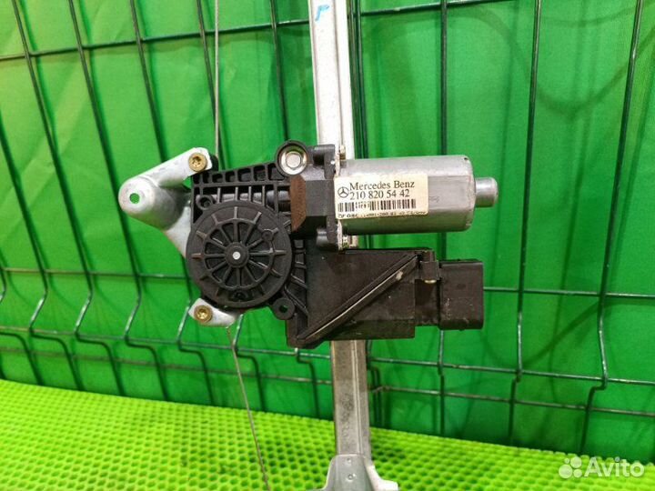 Стеклоподъемник задний левый Mercedes Benz E240