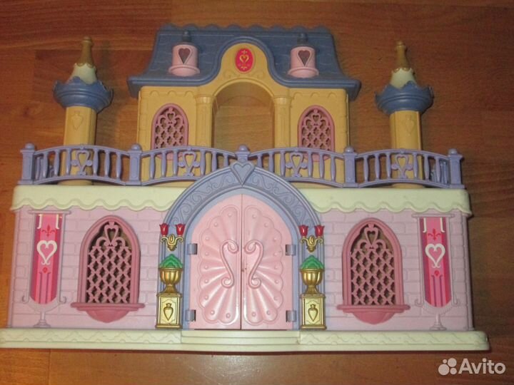 Замок игрушечный