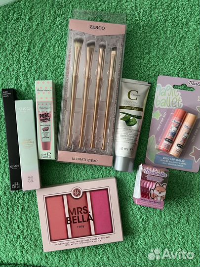 Набор косметики пакетом