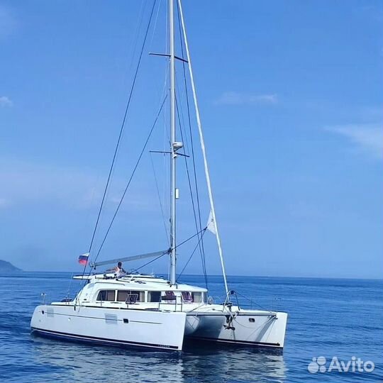 Морские прогулки яхта