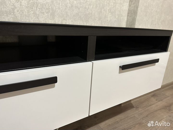 Тумба-консоль IKEA под тв