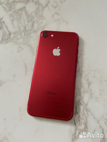 iPhone 8 red