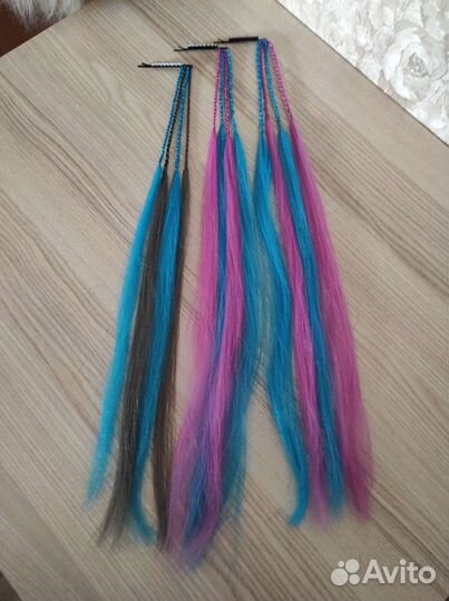 Цветные пряди на невидимках