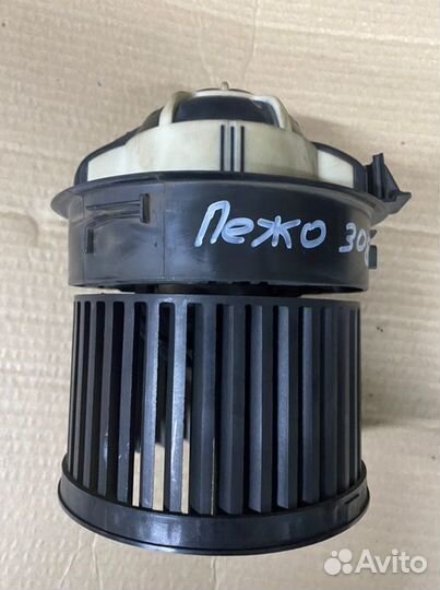 Мотор печки Peugeot 308 5-дверный EP6 120 2012