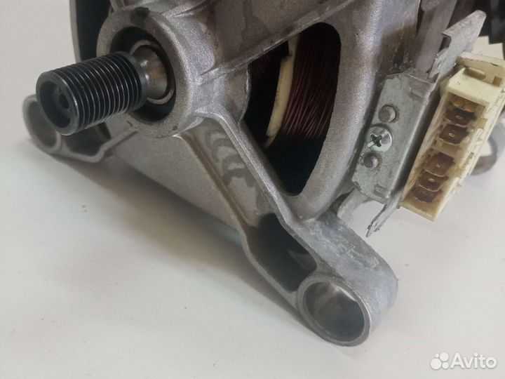 Двигататель Indesit/Ariston вертикальная загрузка