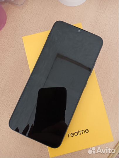 Телефон Realme C11