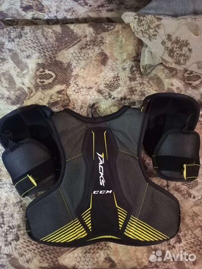 Нагрудник хоккейный ccm