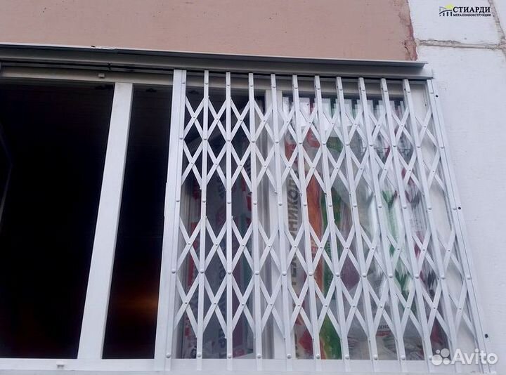 Решетки раздвижные на окна под ключ