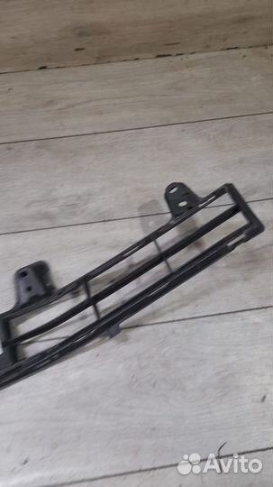 Решетка бампера левая Toyota Land Cruiser 200 С