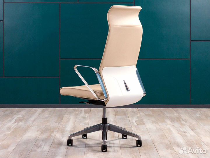 Кресло в кабинет руководителя