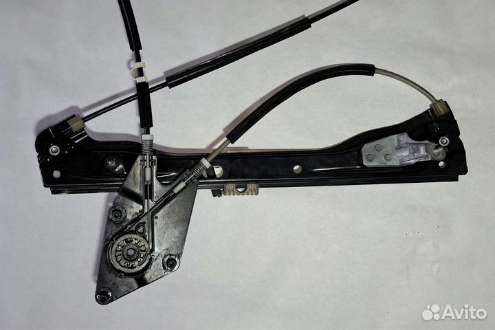 Стеклоподъемник электр. передний правый Volkswagen