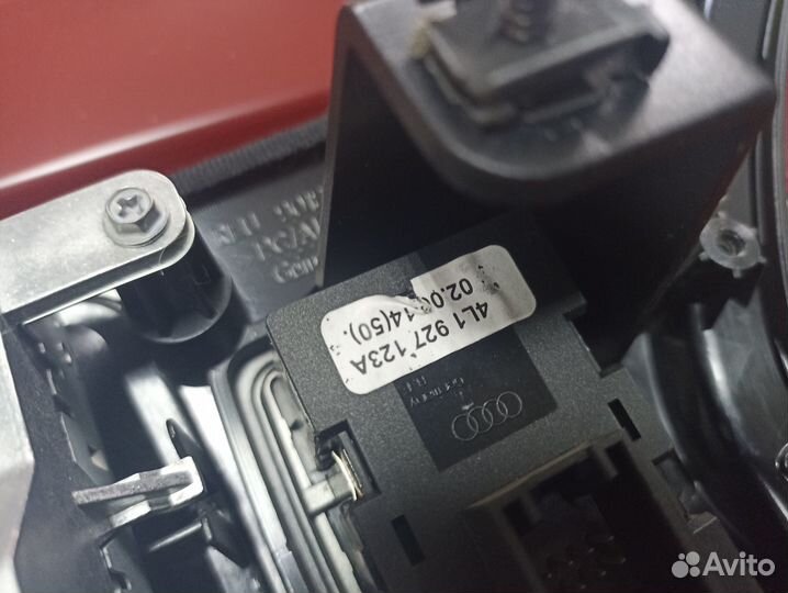 Панель с монитором Audi Q7