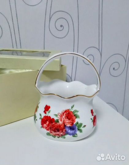 Конфетница с ручкой Новая