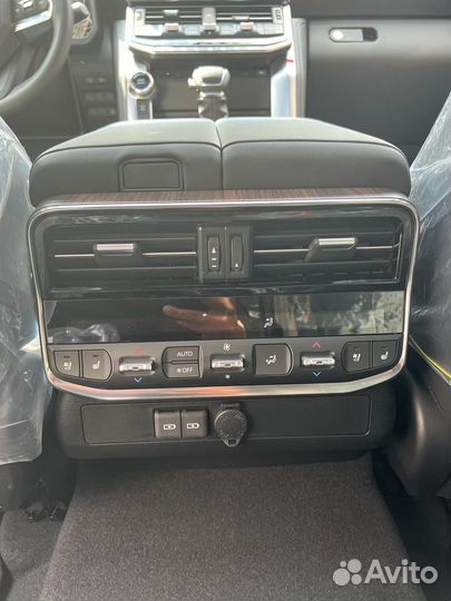 Toyota Land Cruiser 3.3 AT, 2022, 1 км