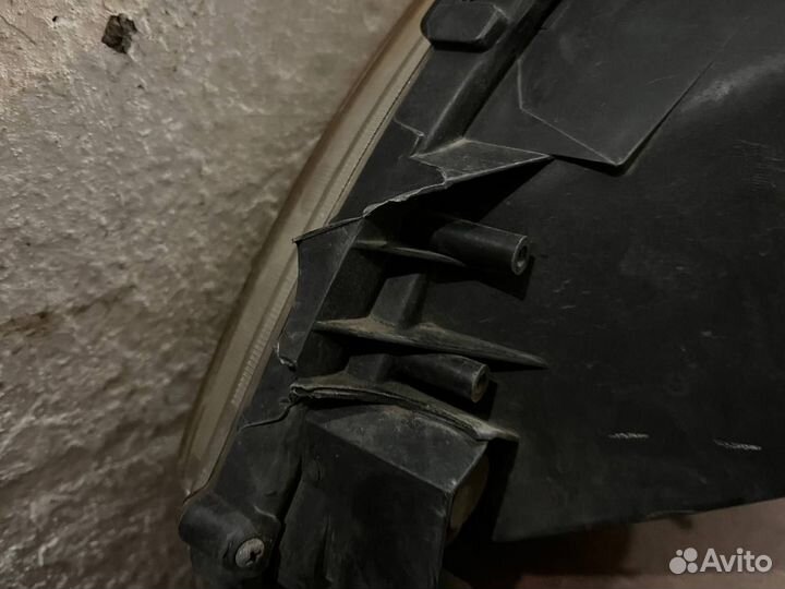 Фара правая toyota prius 20