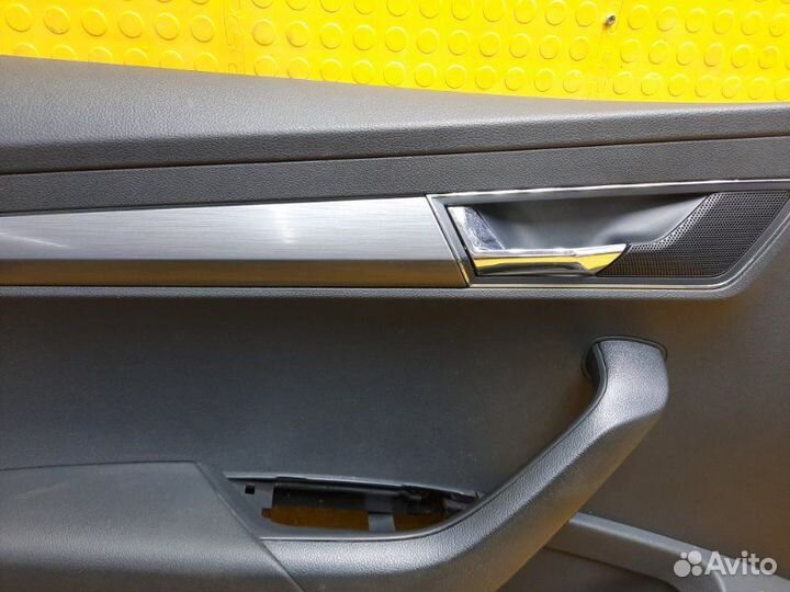 Б/У Обшивка двери Состояние на фото, оригиналnnУ