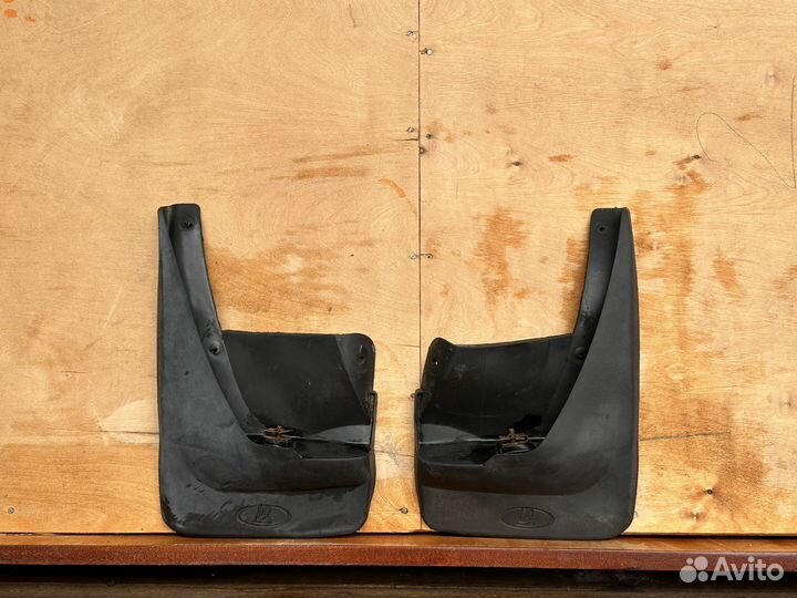 Брызговики калина