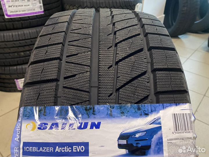 Sailun Ice Blazer Arctic EVO 235/45 R19 95T
