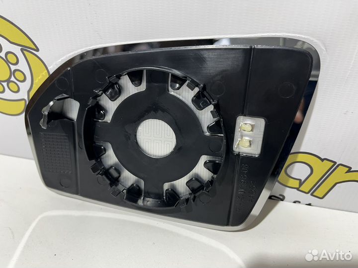 Зеркало правое зеркальный элемент livan X3 pro