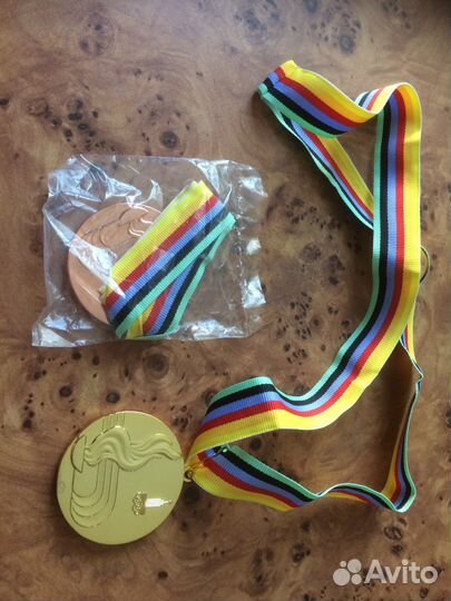 Золотая и бронзовая медали лои-1980 в Москве