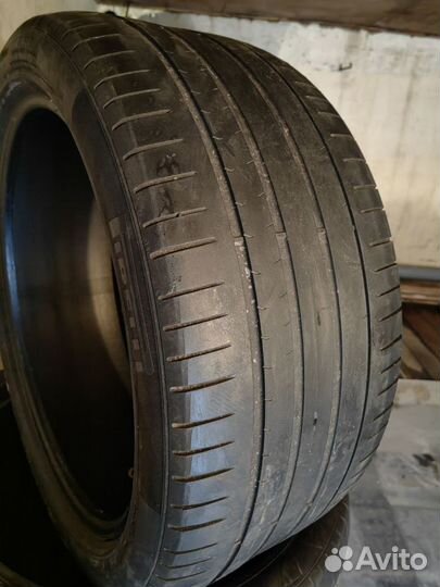 Pirelli P Zero 275/40 R21 и 315/35 R21 111Z