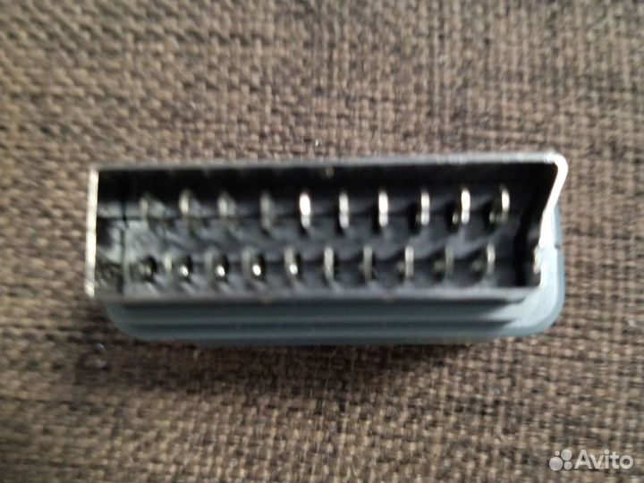 Оригинальный переходник Xbox 360 RCA на scart