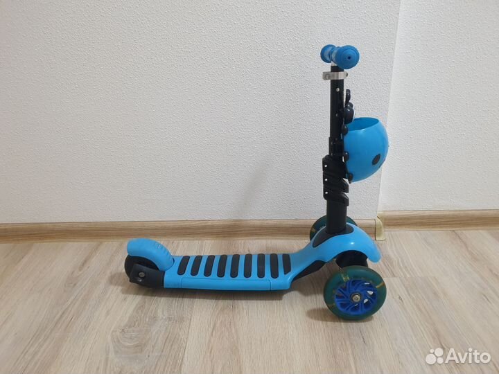 Самокат детский трехколесный с сиденьем