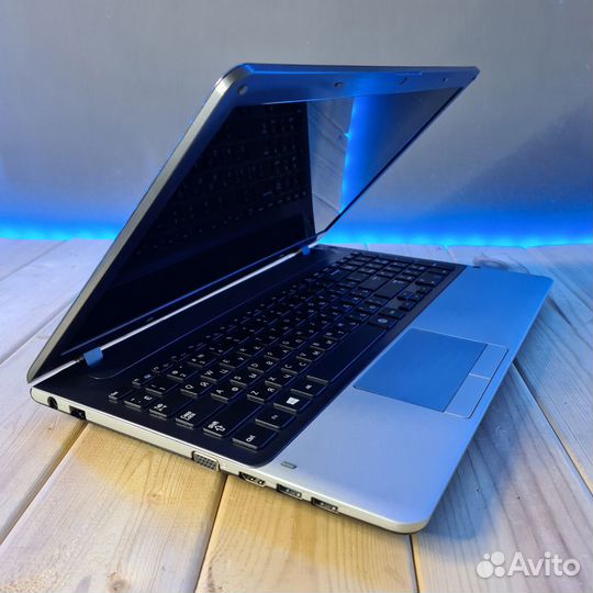 Ноутбук Samsung NP355V5C