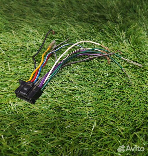 Фишка для подключения активного сабвуфера