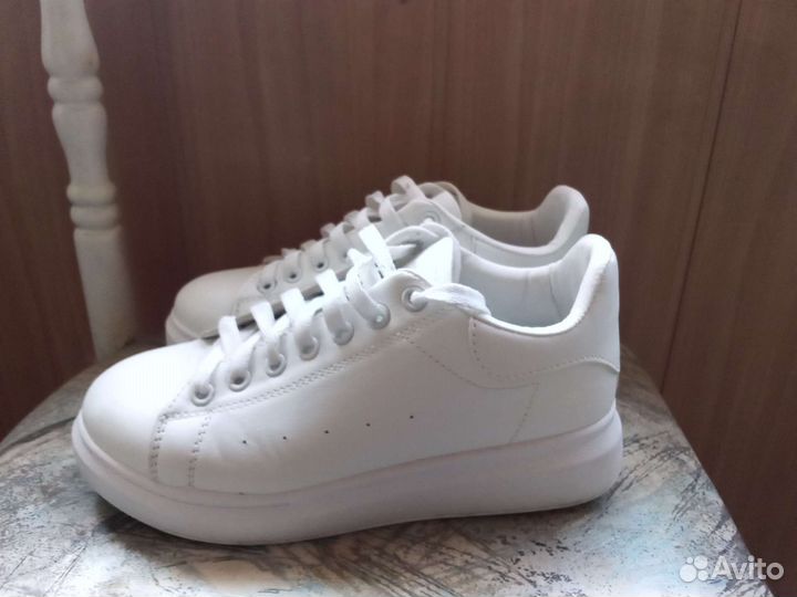 Кроссовки женские маломерит на размер