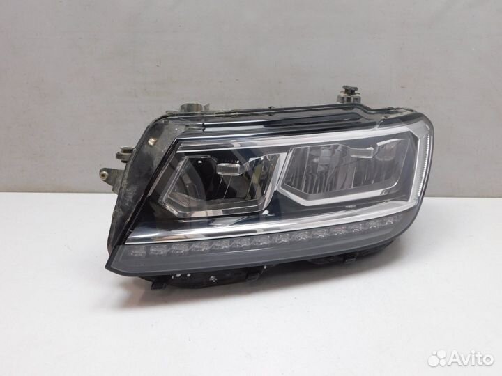 Фара левая Volkswagen Tiguan