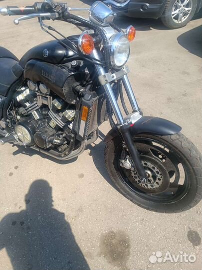 Yamaha v max 1200