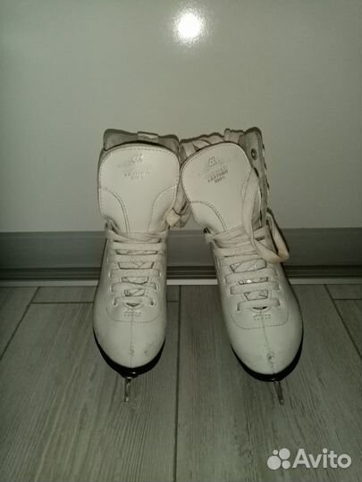 Коньки фигурные