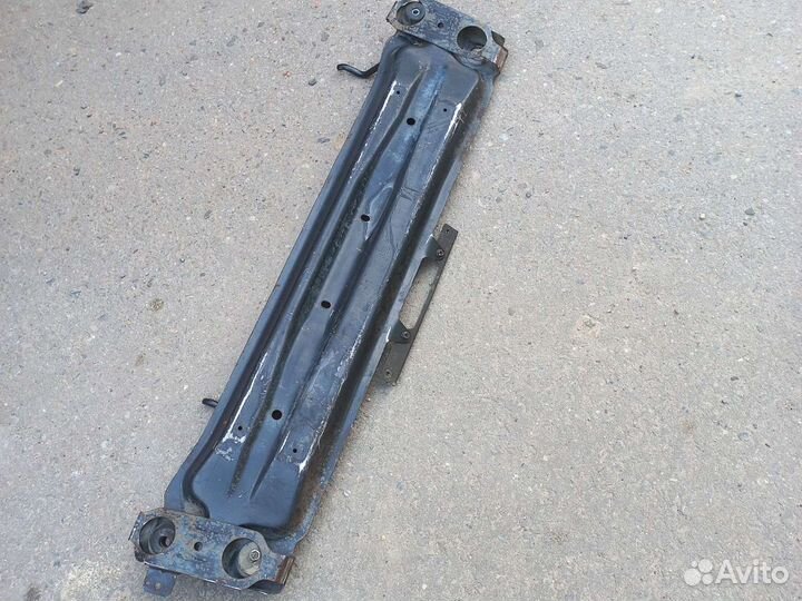 Suzuki grand vitara 3 траверса кпп балка коробки