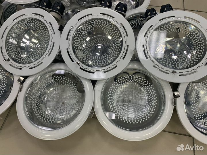 Светильник потолочный точечный