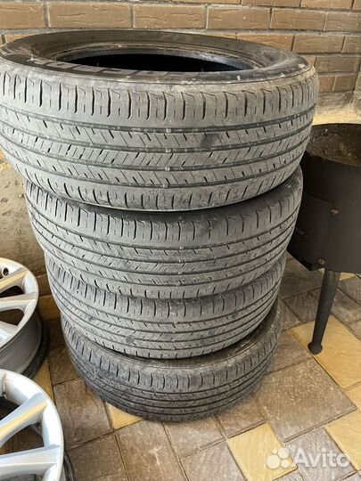 Tracmax X-Privilo TX5 215/60 R16 100S