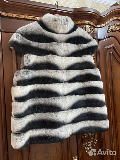 Жилетка меховая женская