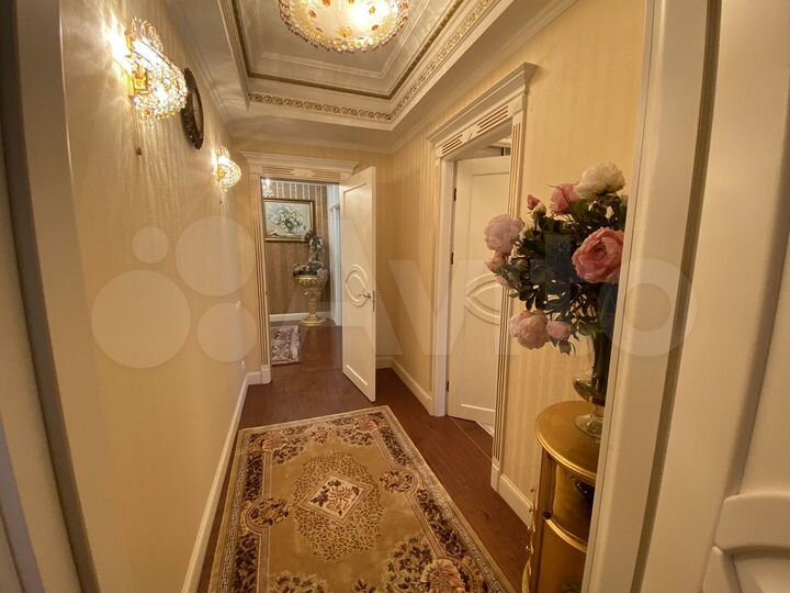 4-к. квартира, 160 м², 3/7 эт.