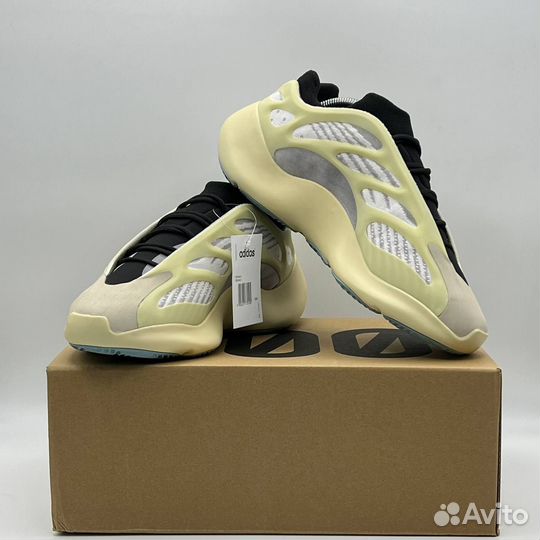 Кроссовки Adidas Yeezy Boost 700 v3 